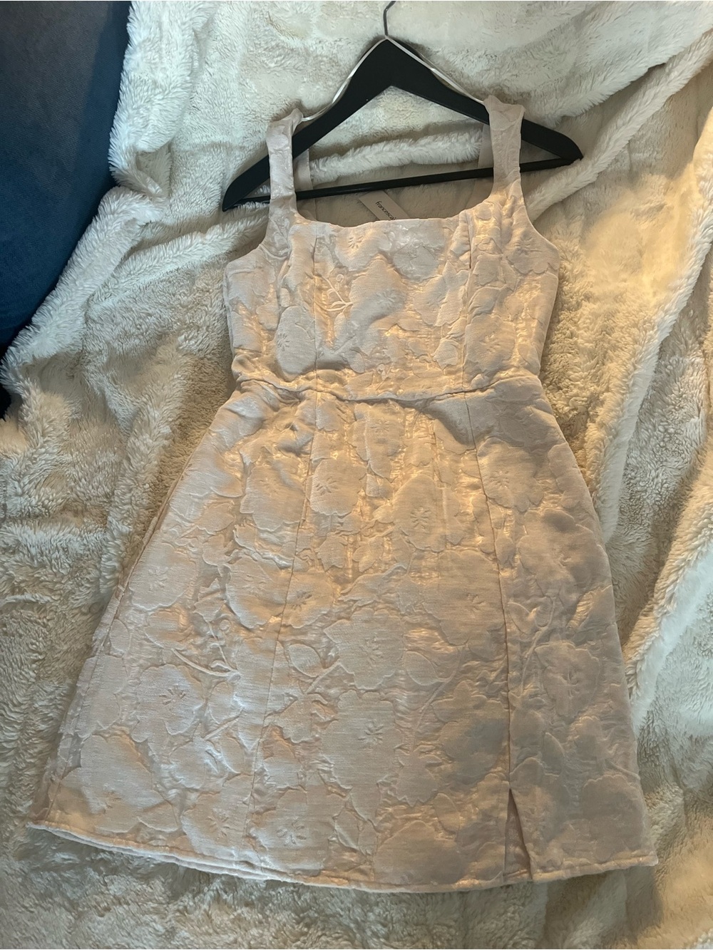 Francesca's Collections Embossed Floral Dress in Light Pink